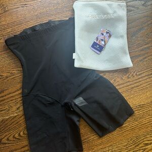 NWT NEVER WORN HONEYLOVE SPANKS, PANTY LINER STILL ON